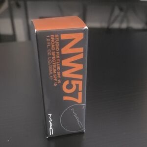 MAC Cosmetics Studio Fix Fluid Foundation NW57